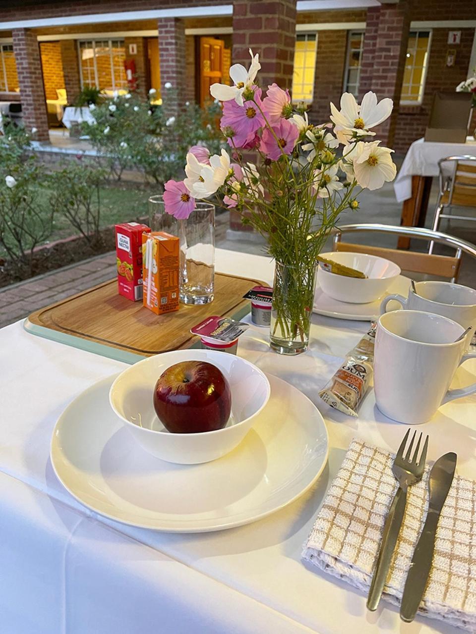 Village Lodge هاريسميذ المظهر الخارجي الصورة