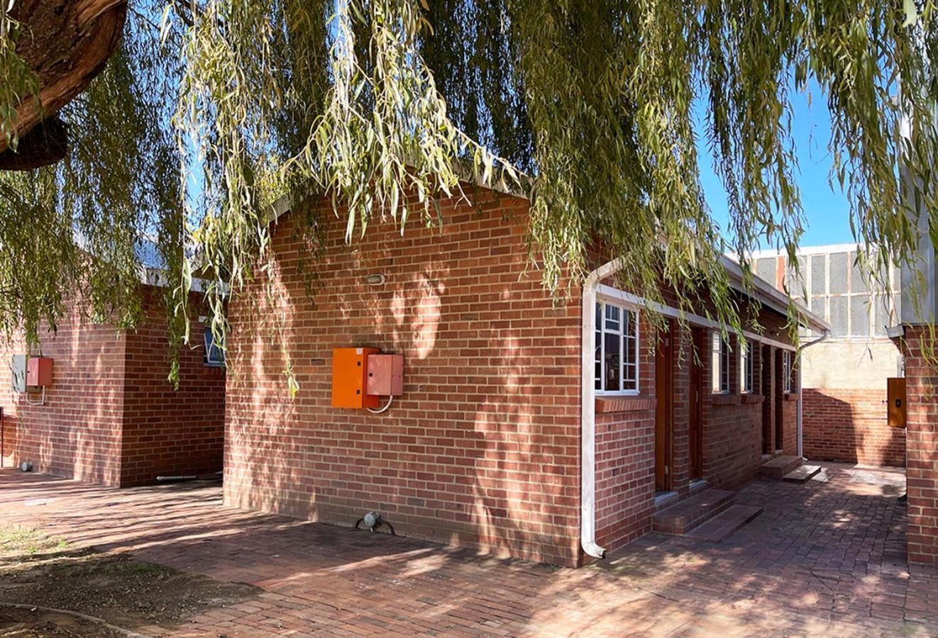 Village Lodge هاريسميذ المظهر الخارجي الصورة