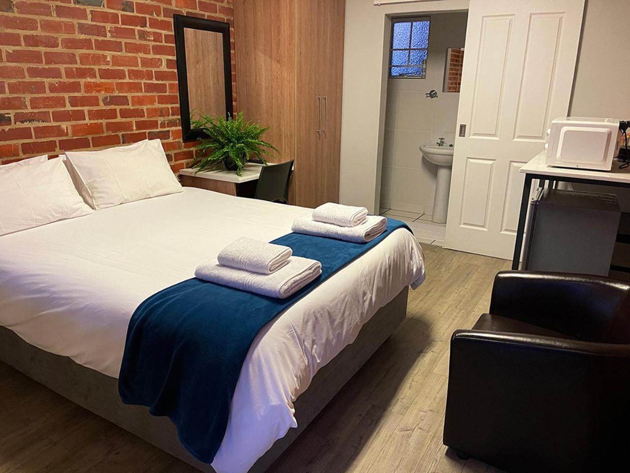 Village Lodge هاريسميذ المظهر الخارجي الصورة