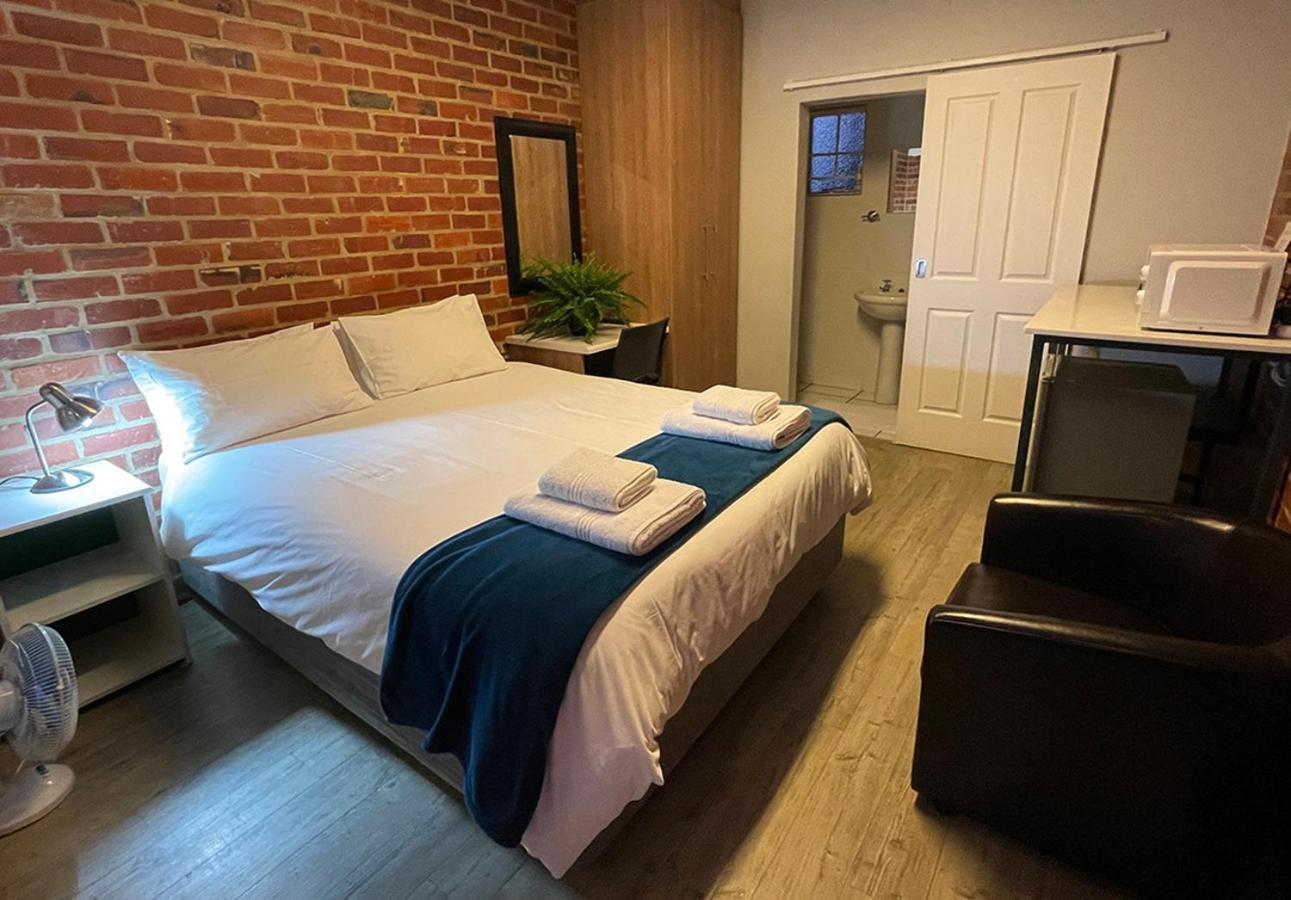 Village Lodge هاريسميذ المظهر الخارجي الصورة