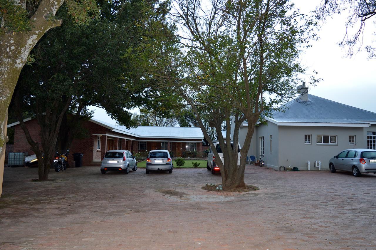 Village Lodge هاريسميذ المظهر الخارجي الصورة